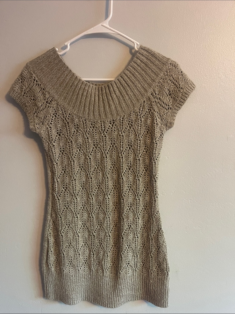 Woman’s Decree brand Taupe Openwork Knit Cap Sleeve Sweater
